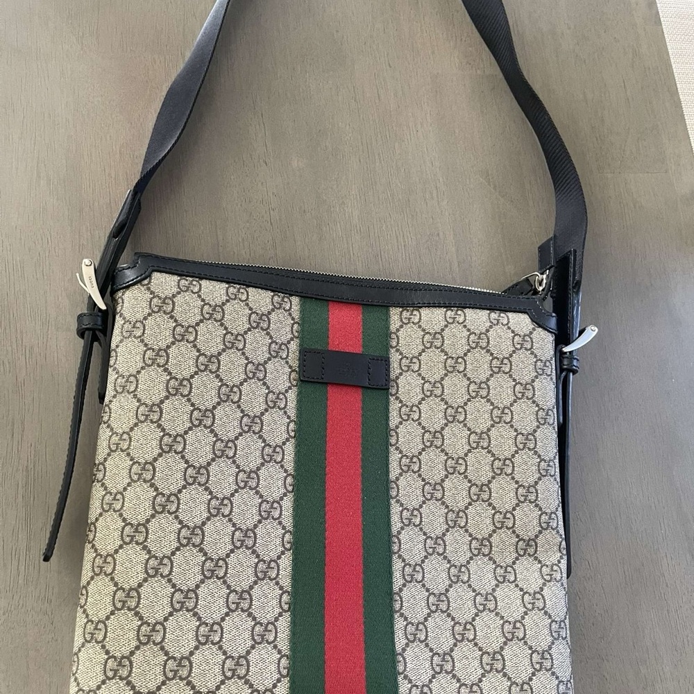 Gucci Supreme Web Gucci Messenger bag